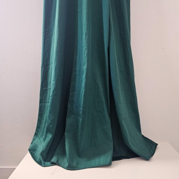 Elegant Green Adjustable Strap Maxi Dress - Picture 2 of 9